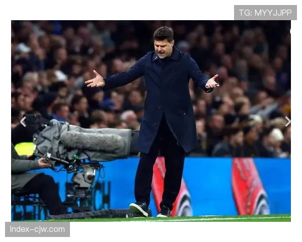 美国队阵型灵活多变 波切蒂诺在3-4-3与4-2-3-1间切换